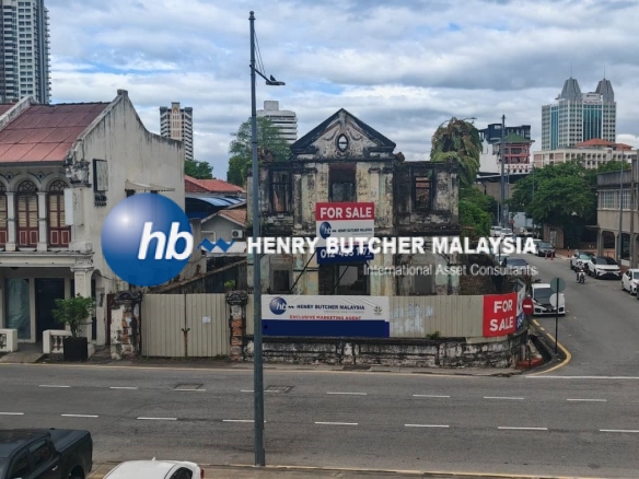 Highly Visible Commercial Lot