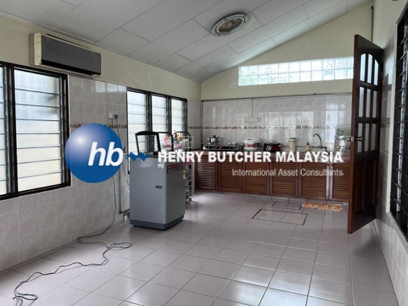 Classic Single Storey Semi Detached House @ Greenlane
