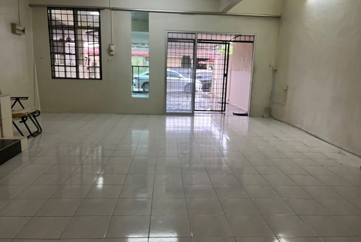 Spacious Semi Detached Family Home In Bandar Tasek Mutiara