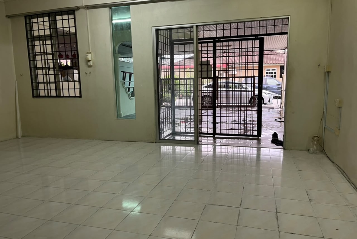 Spacious Semi Detached Family Home In Bandar Tasek Mutiara