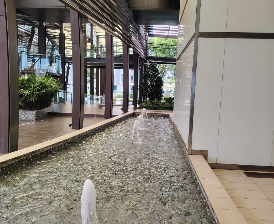 Luxury Waterfront Living @ The Light Collection II