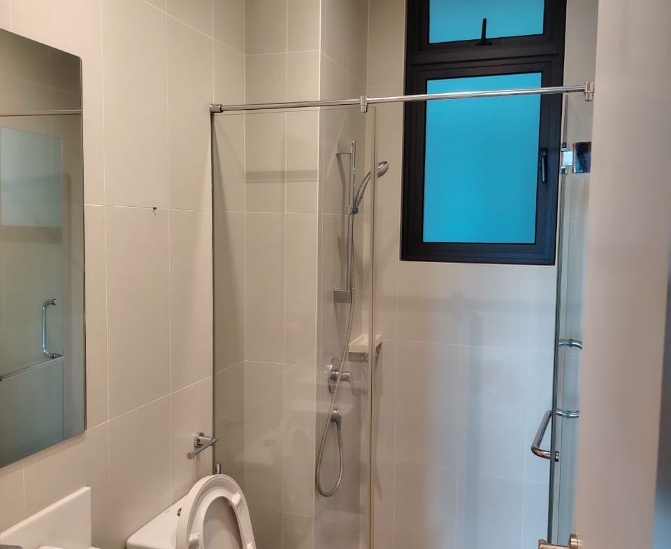 Luxury Waterfront Living @ The Light Collection II