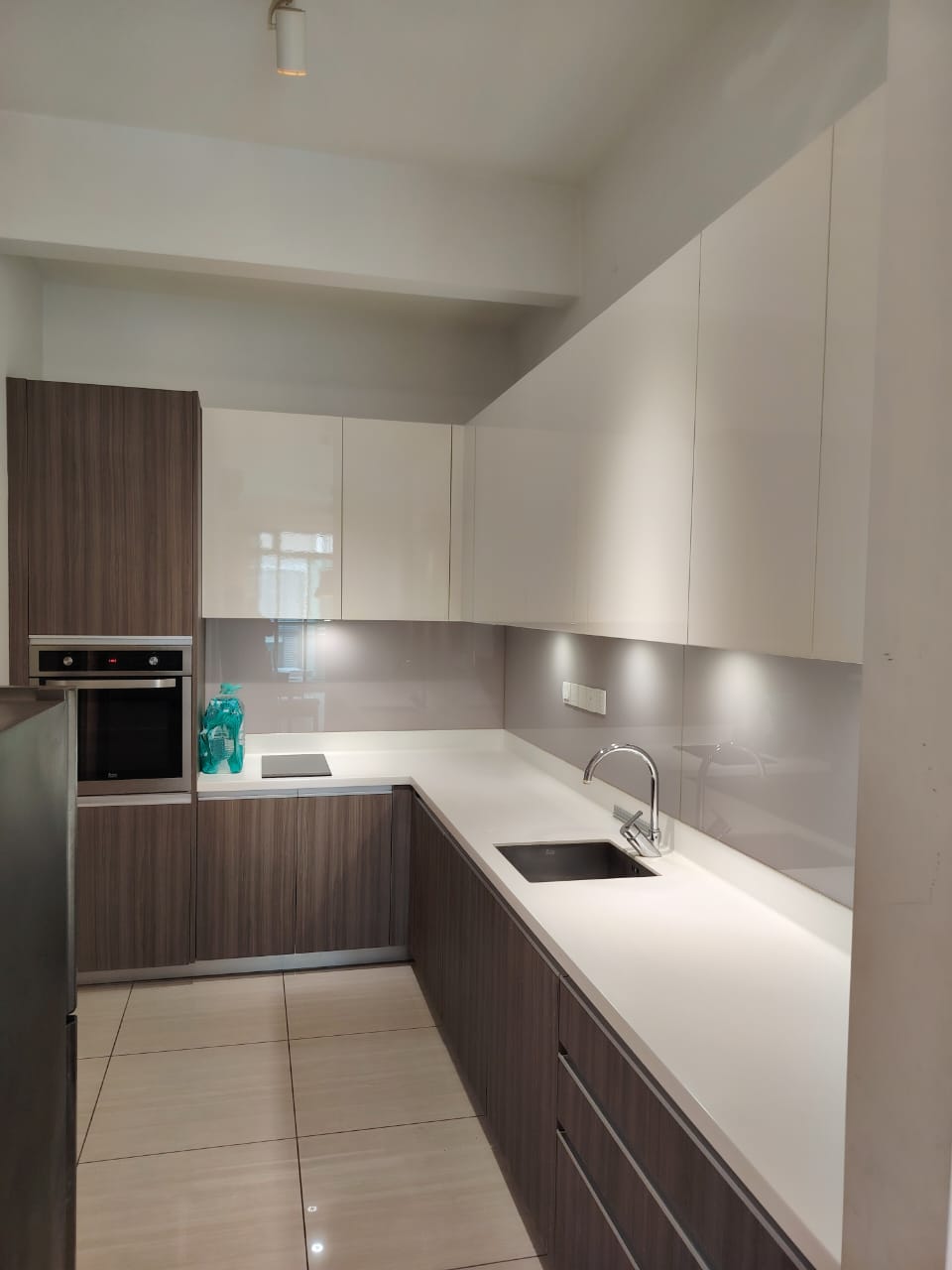 Luxury Waterfront Living @ The Light Collection II