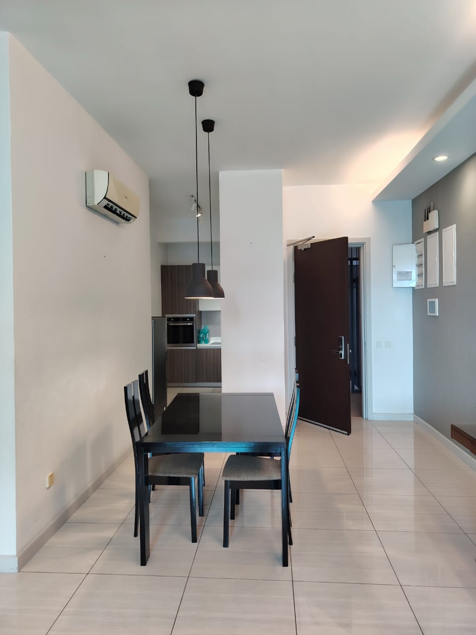 Luxury Waterfront Living @ The Light Collection II