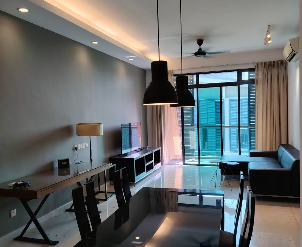 Luxury Waterfront Living @ The Light Collection II