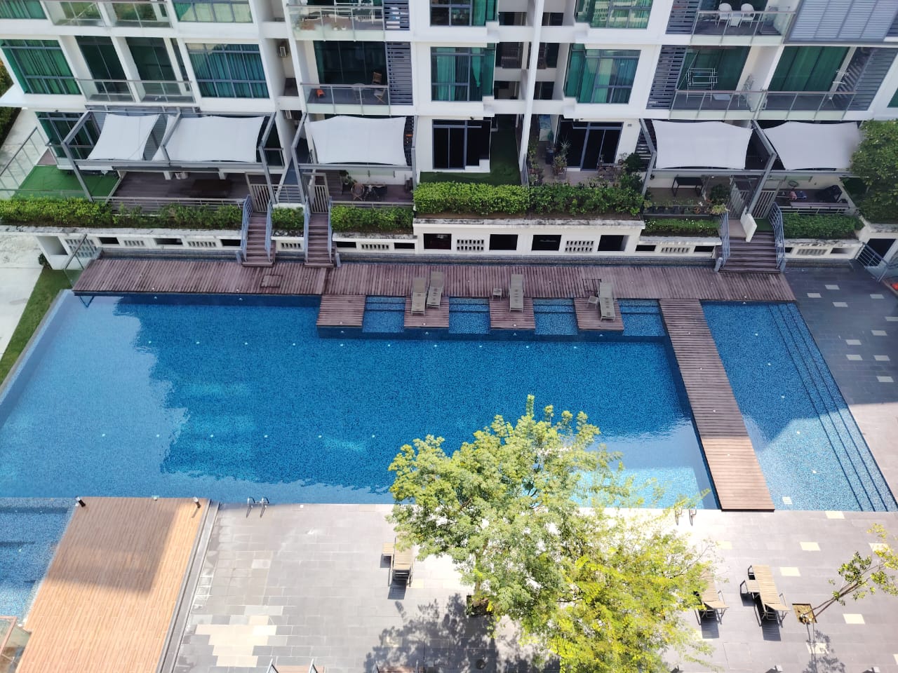 Luxury Waterfront Living @ The Light Collection II